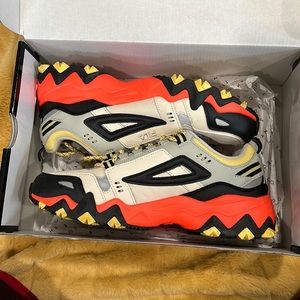 Fila hiking like sneakers W 10